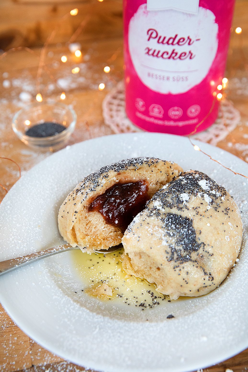 Yeast dumplings with butter and poppy seeds