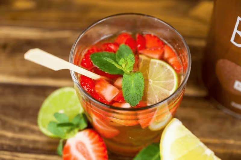 Non-alcoholic strawberry punch
