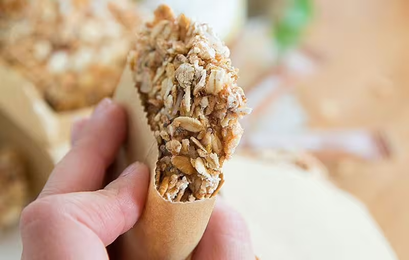 Apple-cinnamon granola bars