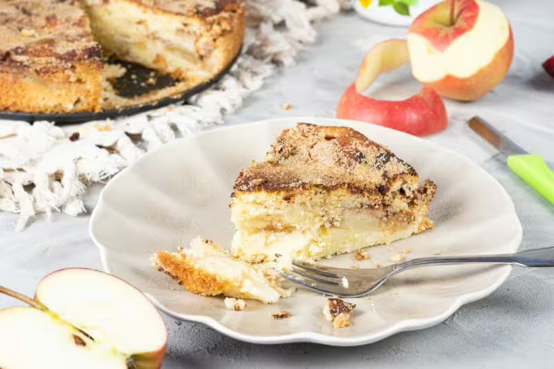 Apple cake with Xucker cinnamon crust