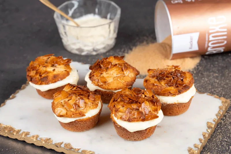 Bee sting muffins with low-carb pudding