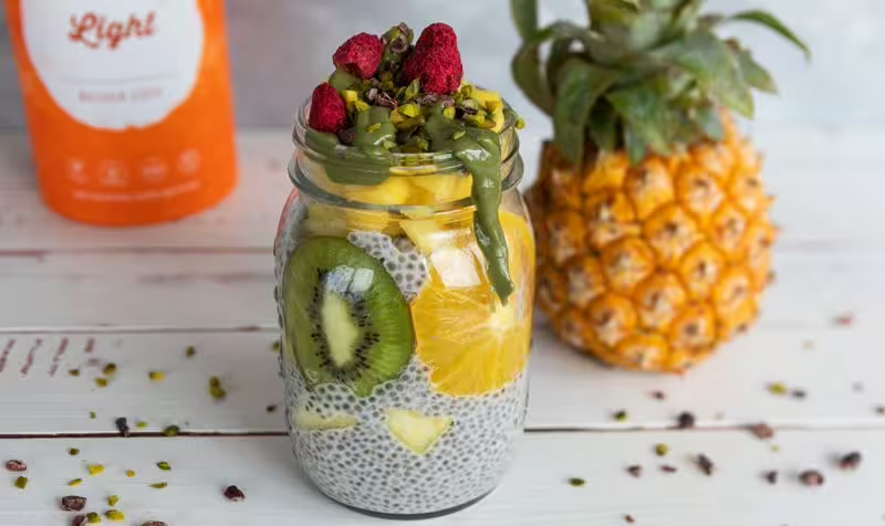 Chiapudding with almond butter