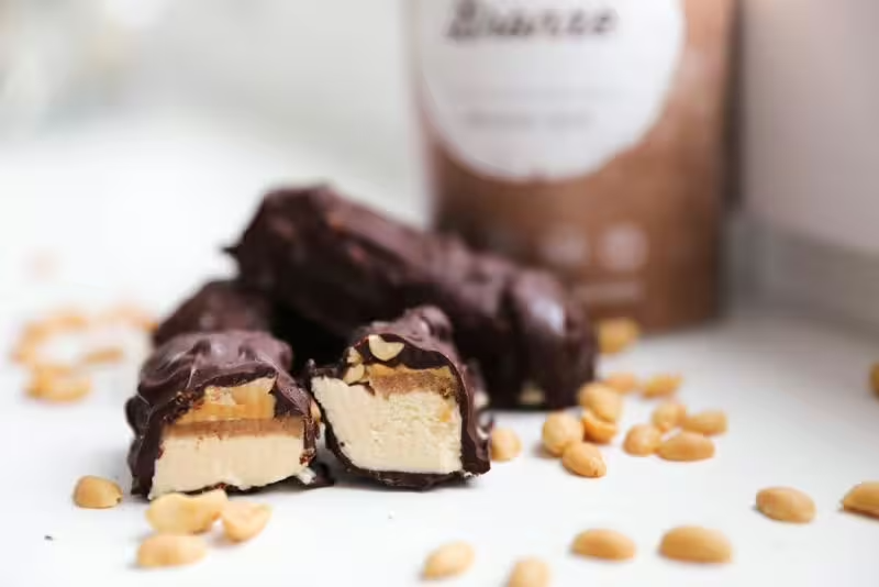Chocolate-peanut bar