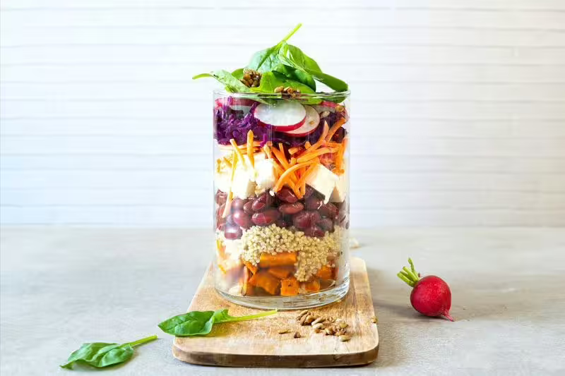 Quinoa salad in a jar – with raspberry-mustard vinaigrette