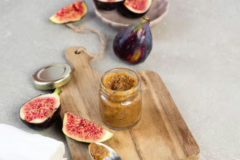Sweet and spicy fig mustard