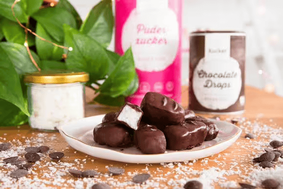 Low carb chocolate coconut bars
