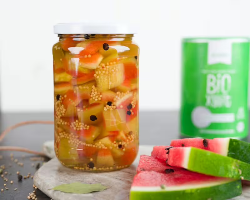 Sweet and sour pickled melon peel with Xucker