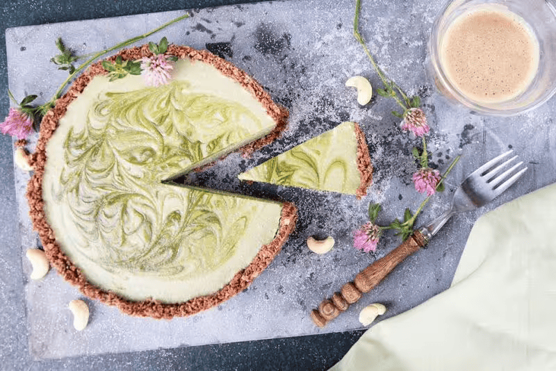 Vegan matcha-cheesecake