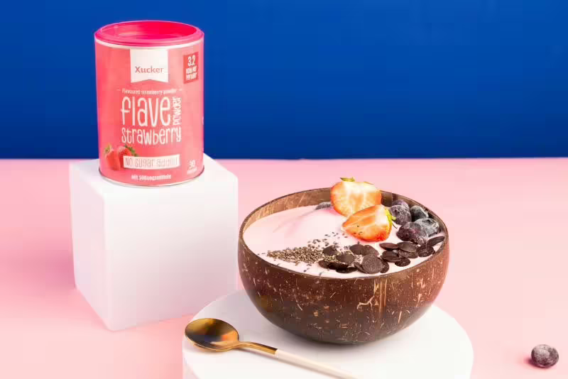 Vegan strawberry yogurt bowl
