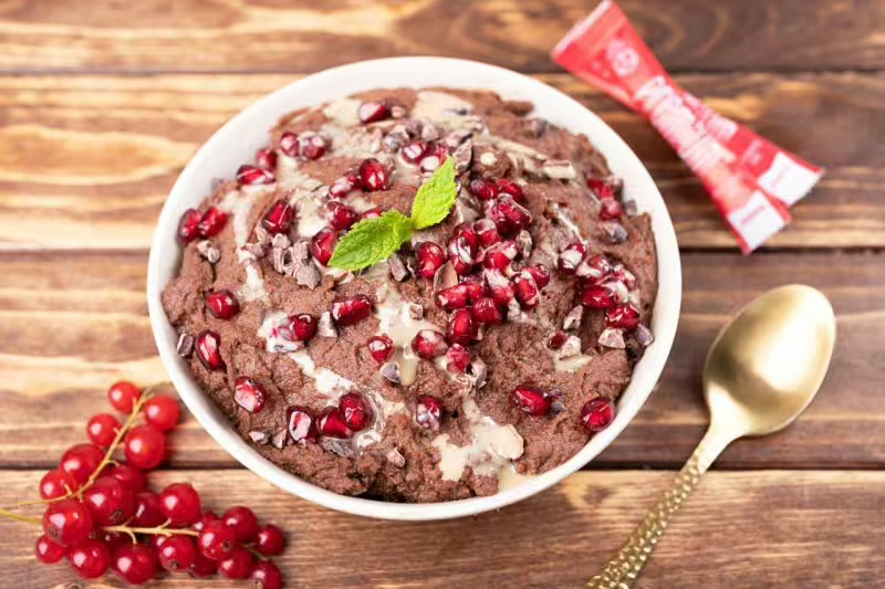 Sweet chocolate hummus – high in protein and vegan