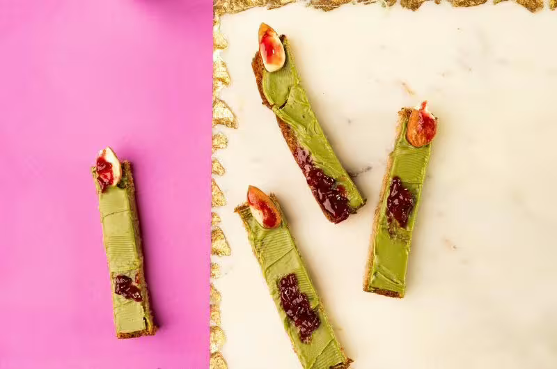 Halloween finger food: zombie fingers